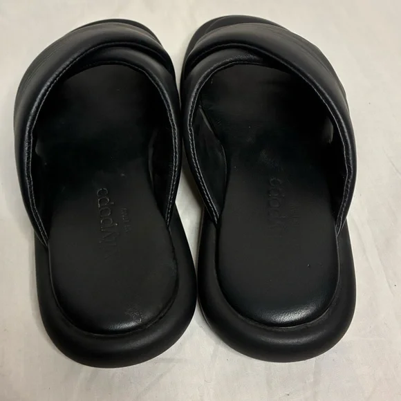 gravitypope Jackie Leather Cushioned Crisscross Sandal - Picture 7 of 12